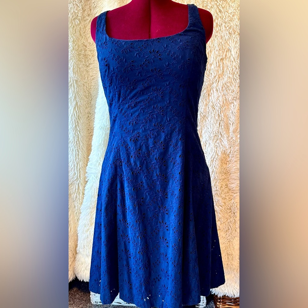 Ralph Lauren Lace Midi Classic Dress in Navy Blue. Size 10